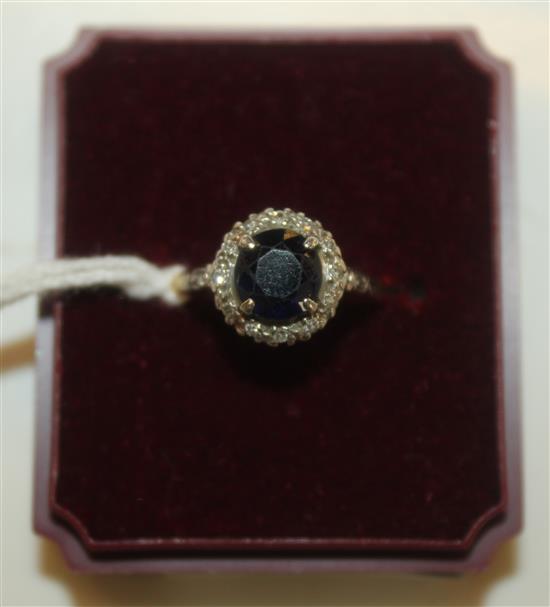 18ct gold sapphire and diamond cluster ring